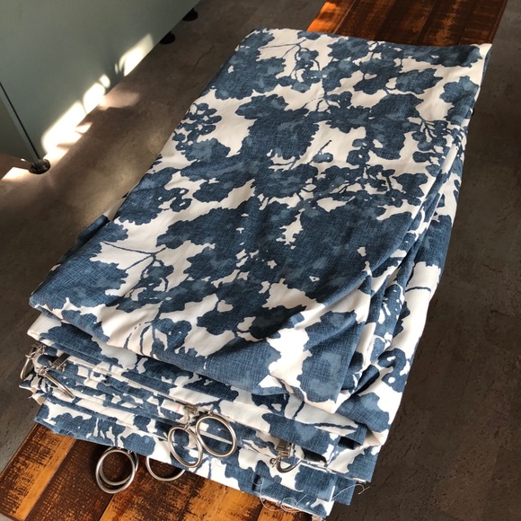 Heavy fabric blue/white patterned curtains, 84x50 - Picture 2 of 4